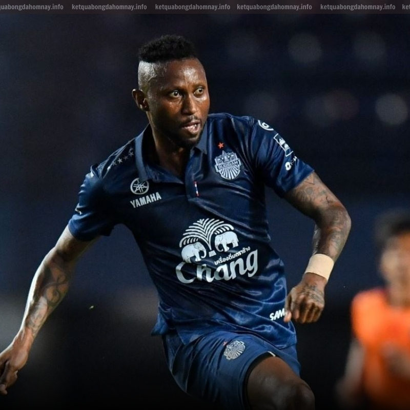 Buriram United tiếp tục có thêm 3 điểm với chiến thắng 2-0