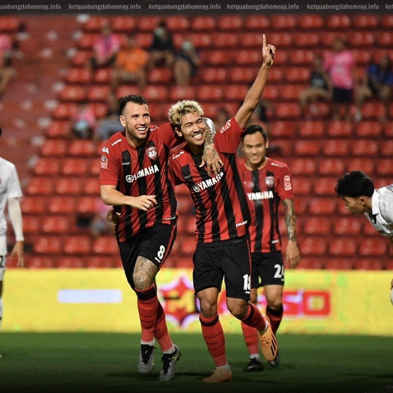 Chiến thắng đậm đà 5-0 của “Kỳ lân song sinh” Muangthong United