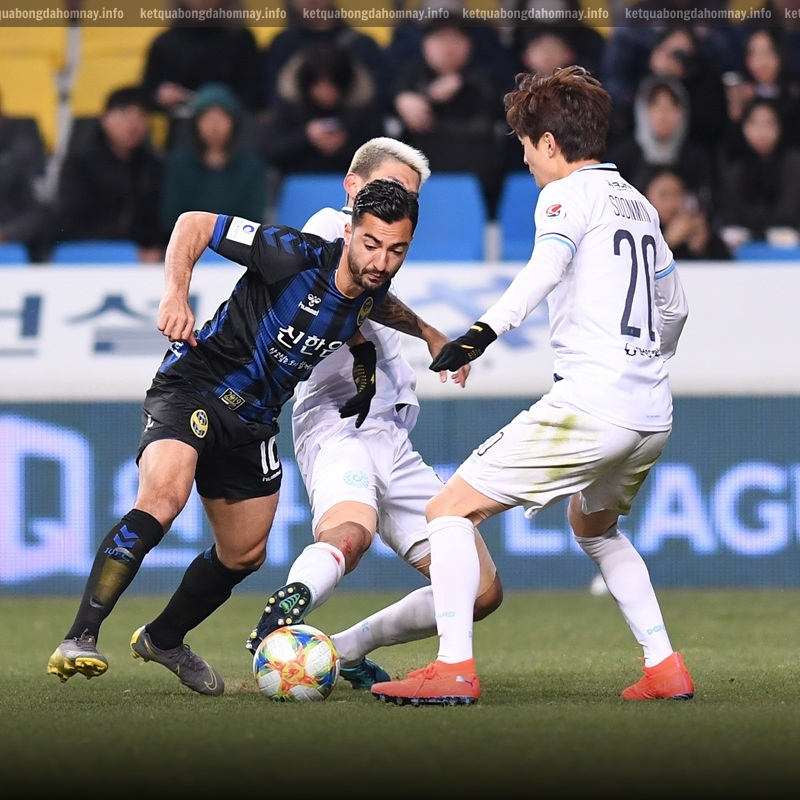 Incheon United và Ulsan HD chia điểm trong trận hòa 1-1